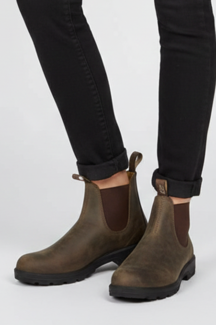 Women's Cushioned Pull-On Chelsea Boots in Black / Brown